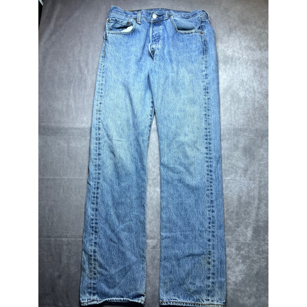 Levis 501 Jeans Mens 31x32 Light Wash Blue Straight Leg Button Fly Distressed